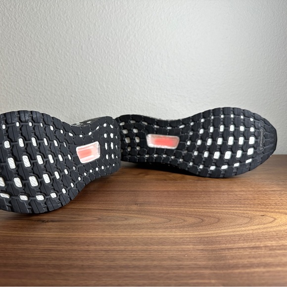 Wmns Ultraboost 20 ‘Paint Splatter - White / Black’. Rare colorway. - Picture 4 of 5